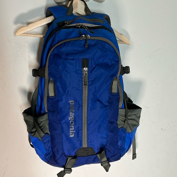 Patagonia Refugio 28L Pack Backpack Blue
Padded Hiking Outdoors Laptop - Picture 1 of 16